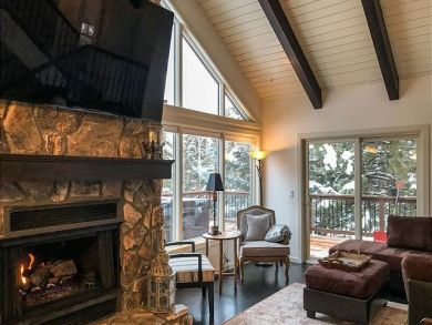Ski Vacation Rental Home Sleeps 12 Guests Hot Tub!